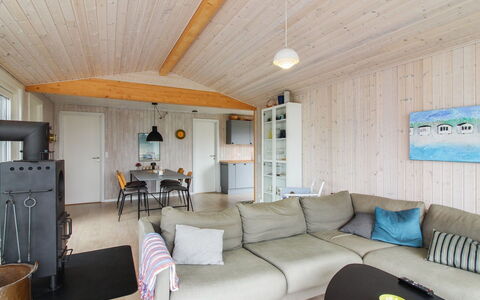 Marino - 480M from the Sea: Sol, Meubles, Bois, Design Intérieur, Sol, Plafond, Pièce, Parquet, Salon, Canapé