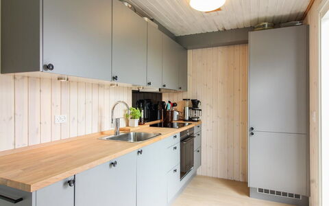 Marino - 480M from the Sea: Cuisine, Comptoir, Bois, Appareil De Cuisine, Cabinetry, Sol, Design Intérieur, Meubles, Evier, Évier