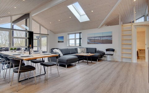 Amitola - 700M from the Sea: Bois, Plafond, Design Intérieur, Parquet, Sol, Sol, Salon, Dur, Planche, Revêtement De Sol Stratifié