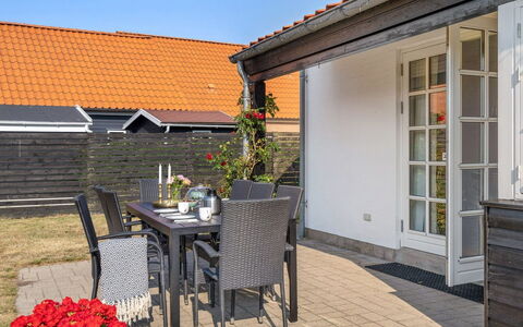 Pelagija - 900M from the Sea: Mobilier De Jardin, Meubles, Porte, Domicile, Chaise, Tableau De Plein Air, Pot De Fleur, Table Cuisine Et Salle A Manger, Ombre, Patio