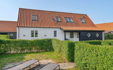 Pelagija - 900M from the Sea: Toit, Maison, Domicile, Chalet, Biens, Ferme, Pelouse, Cour, Siding, Aménagement Paysager