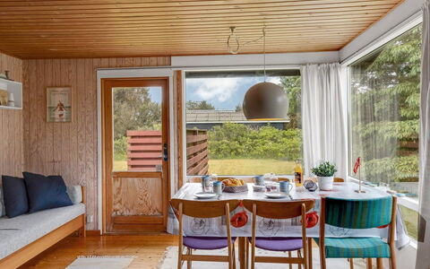 Jule - 600M from the Sea: Meubles, Design Intérieur, Bois, Sol, Table, Chaise, Sol, Domicile, Salle À Manger, Plafond