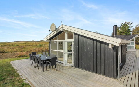 Marlie - 600M from the Sea: Meubles, Design Intérieur, Chaise, Sol, Table, Recours, Sol, Plafond, Pièce, Eco Hôtel