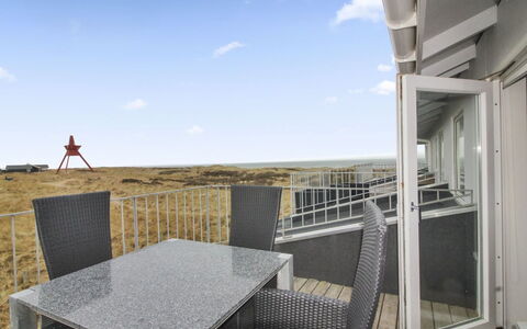 Meglena - 50M from the Sea: Meubles, Sol, Chaise, Appartement, Balcon, Dur, Tache De Bois, Parquet, Daylighting, Table Cuisine Et Salle A Manger