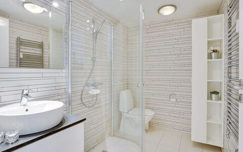 Meglena - 50M from the Sea: Salle De Bains, Luminaire Plomberie, Mur, Design Intérieur, Sol, Lavabo, Sol, Plafond, Plomberie, Évier