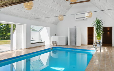 Thilo - 2.3Km from the Sea: Maison, Domicile, Porte, Toit, Chalet, Biens, Jardin, Ombre, Siding, Cour