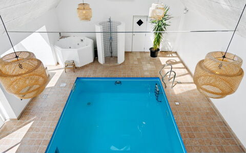 Thilo - 2.3Km from the Sea: Maison, Domicile, Porte, Toit, Chalet, Biens, Jardin, Ombre, Siding, Cour
