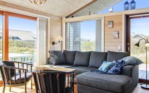 Tuire - 250M from the Sea: Meubles, Bois, Domicile, Sol, Sol, Design Intérieur, Chaise, Table, Salon, Parquet