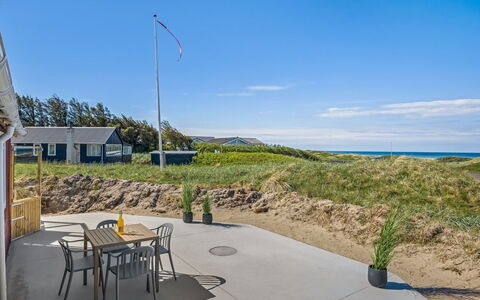 Marius - 200M from the Sea: Bois, Maison, Chalet, Domicile, Toit, Zone Rurale, Siding, Cabane En Rondins, Batiments Jardin, Dur