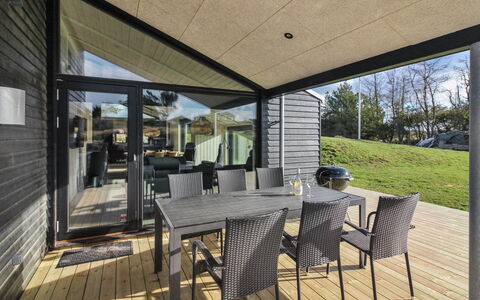 Vanamo - 300M from the Sea: Bois, Domicile, Porche, Plate-Forme, Dur, Toit, Tache De Bois, Parquet, Eco Hôtel