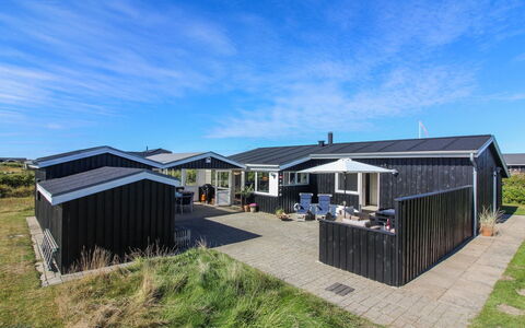 Dodo - 500M from the Sea: Herbe, Maison, Toit, Chalet, Domicile, Arbuste, Ferme, Lot Terre, Zone Rurale