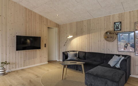 Tatania - 800M from the Sea: Chalet, Jardin, Siding, Batiments Jardin, Ombre, Cour, Arrière-Cour, Pelouse, Ferme, Aménagement Paysager