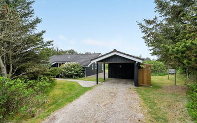 Jara - 700M from the Sea
