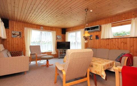 Nore - 350M from the Sea: Bois, Maison, Chalet, Domicile, Toit, Zone Rurale, Siding, Cabane En Rondins, Batiments Jardin, Dur