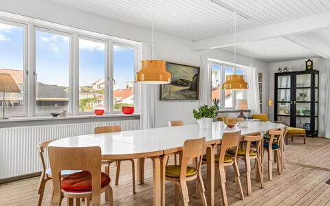 Bruse - 125M from the Sea: Design Intérieur, Sol, Meubles, Bois, Sol, Plafond, Table, Table Cuisine Et Salle A Manger, Parquet, Salle À Manger