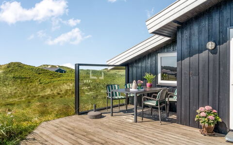 Fatiha - 100M from the Sea: Maison, Domicile, Porte, Toit, Chalet, Biens, Jardin, Ombre, Siding, Cour