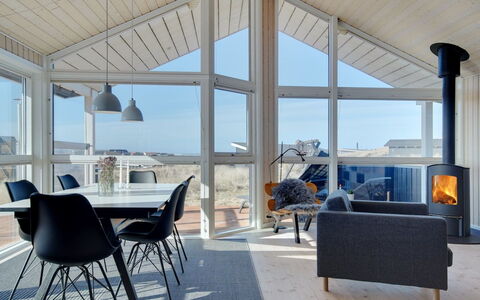 Ulf - 100M from the Sea: Bois, Plafond, Domicile, Sol, Chalet, Porche, Chaise, Salon, Dur
