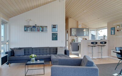 Ulf - 100M from the Sea
