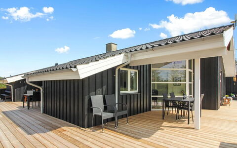 Mayke - 900M from the Sea: Plafond, Sol, Design Intérieur, Sol, Composite, Meubles, Recours, Hôtel, Conception, Daylighting