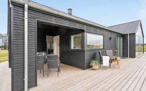 Arlina - 1.5Km from the Sea: Bâtiment, Maison, Bois, Domicile, Toit, Chalet, Zone Résidentielle, Arbuste, Architecture