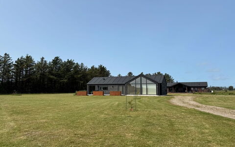Arlina - 1.5Km from the Sea: Bâtiment, Maison, Bois, Domicile, Toit, Chalet, Zone Résidentielle, Arbuste, Architecture