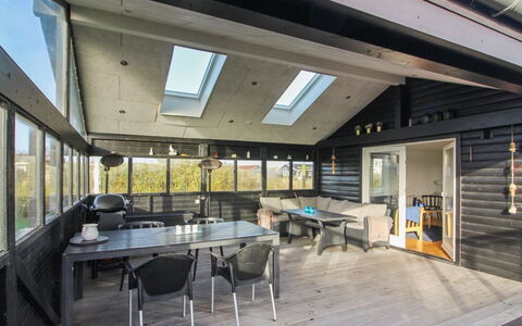 Nehat - 300M from the Sea: Plafond, Sol, Design Intérieur, Sol, Composite, Meubles, Recours, Hôtel, Conception, Daylighting