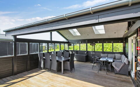 Nehat - 300M from the Sea: Plafond, Sol, Design Intérieur, Sol, Composite, Meubles, Recours, Hôtel, Conception, Daylighting