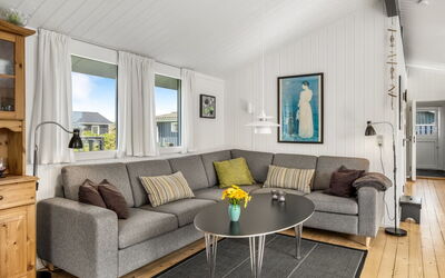 Hælf - 400M from the Sea