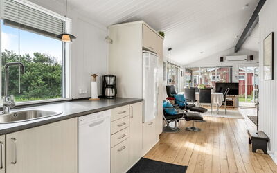 Hælf - 400M from the Sea