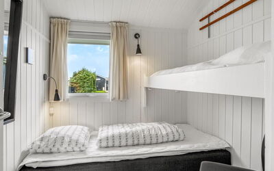 Hælf - 400M from the Sea