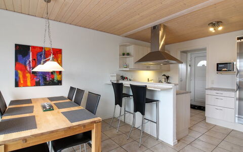 Frænde - 600M from the Sea: Toit, Domicile, Chalet, Biens, Mobilier De Jardin, Cour, Tableau De Plein Air, Cour, Arrière-Cour, Villa