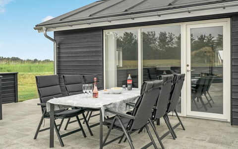 Fegge - 1.5Km from the Sea: Chalet, Jardin, Siding, Batiments Jardin, Ombre, Cour, Arrière-Cour, Pelouse, Ferme, Aménagement Paysager