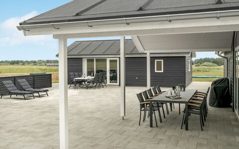 Fegge - 1.5Km from the Sea: Toit, Maison, Domicile, Chalet, Siding, Biens, Allée, Batiments Jardin, Cour, Cabanon