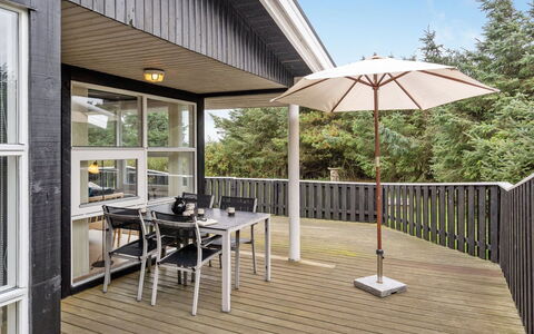 Bernadet - 425M from the Sea: Maison, Domicile, Porte, Toit, Chalet, Biens, Jardin, Ombre, Siding, Cour