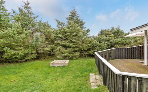 Bernadet - 425M from the Sea: Maison, Domicile, Porte, Toit, Chalet, Biens, Jardin, Ombre, Siding, Cour