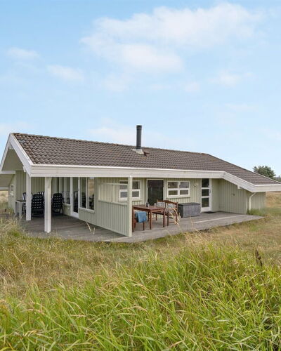 Viktoria - 400M from the Sea