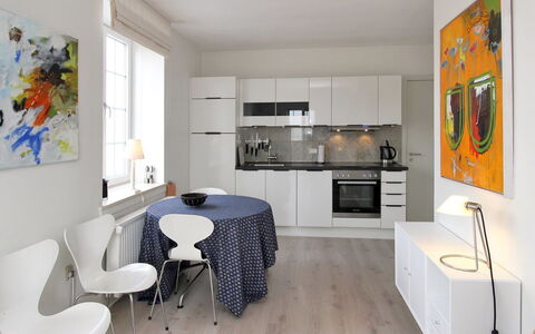 Lenaya - 75M from the Sea: Meubles, Design Intérieur, Sol, Sol, Cuisine, Bois, Plafond, Pièce, Chaise, Table