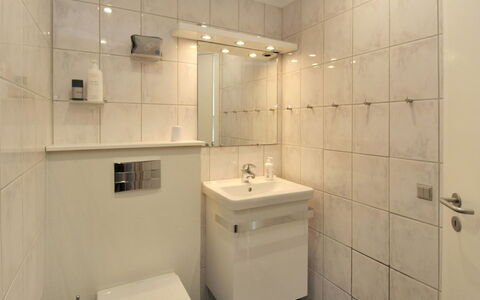 Lenaya - 75M from the Sea: Salle De Bains, Luminaire Plomberie, Design Intérieur, Mur, Sol, Lavabo, Sol, Évier, Toilette, Robinet