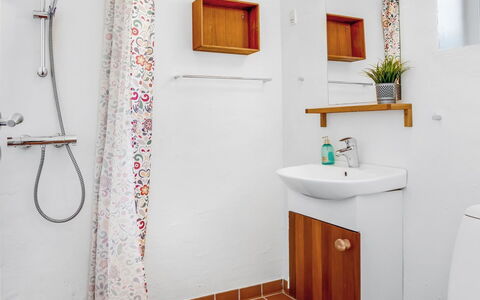 Adla - 450M from the Sea: Salle De Bains, Luminaire Plomberie, Sol, Design Intérieur, Lavabo, Sol, Évier, Robinet, Plomberie, Toilette