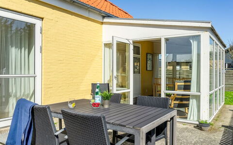Adla - 450M from the Sea: Porte, Meubles, Chaise, Porche, Mobilier De Jardin, Ombre, Plante D'Appartement, Cour, Patio, Structure En Plein Air