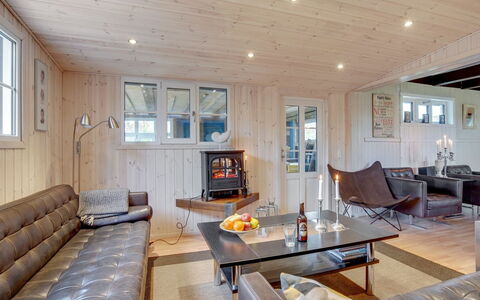 Janakij - 475M from the Sea: Meubles, Design Intérieur, Bois, Plafond, Pièce, Sol, Domicile, Salon, Sol, Éclairage