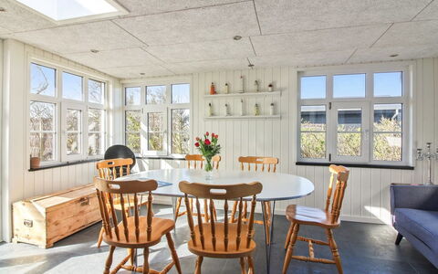Janakij - 475M from the Sea: Meubles, Design Intérieur, Sol, Bois, Plafond, Sol, Table, Luminaire, Chaise, Salle À Manger