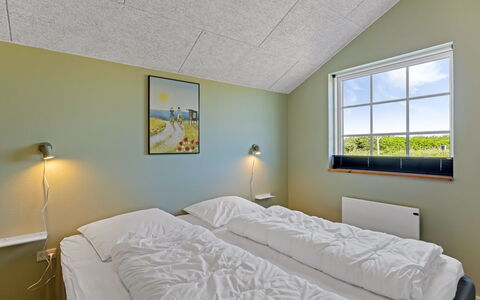 Mieka - 400M from the Sea: Plafond, Design Intérieur, Domicile, Sol, Chambre, Cadre De Lit, Lit, Literie, Drap De Lit, Daylighting