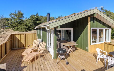 Taina - 1.1Km from the Sea: Maison, Domicile, Porte, Toit, Chalet, Biens, Jardin, Ombre, Siding, Cour