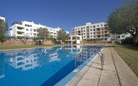 Garden Place: L'Eau, Ciel, Nuage, Ressources En Eau, Plante, Paysage Naturel, Bleu Azur, Environnement Naturel, Bois, Cotiers Et Relief Océaniques
