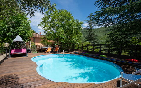 Villa La Vigna: L'Eau, Propriété, Plante, Ciel, Piscine, Bâtiment, La Nature, Arbre, Ombre, Plan D'Eau