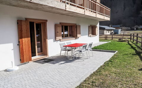 Chalet Molignon: Bois, Porte, Dur, Tache De Bois, Planche, Porche, Contre-Plaqué, Balcon, Accueil Porte, Lumber