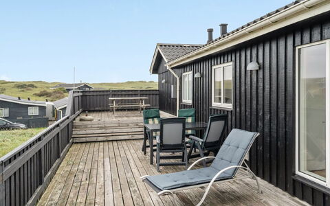 Helma - 200M from the Sea: Bois, Maison, Chalet, Domicile, Toit, Zone Rurale, Siding, Cabane En Rondins, Batiments Jardin, Dur