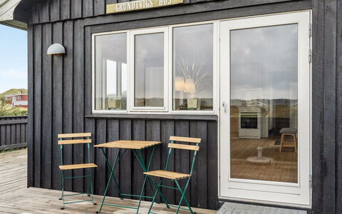 Helma - 200M from the Sea: Bois, Maison, Chalet, Domicile, Toit, Zone Rurale, Siding, Cabane En Rondins, Batiments Jardin, Dur