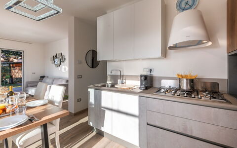 Villa Marzia Mare & Golf: Propriété, Comptoir, Meubles, Cabinetry, Bois, Cuisinière, Architecture, Design Intérieur, Cuisine